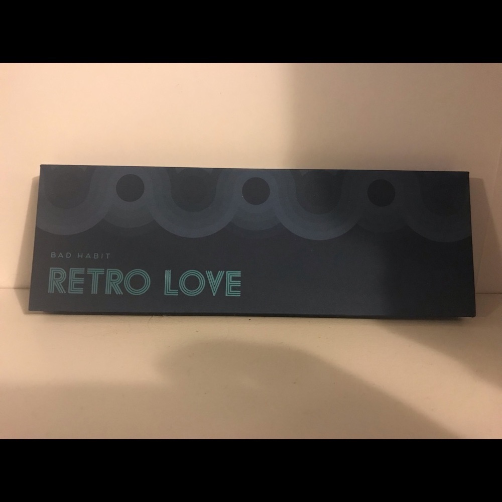 NWOT Bad Habit Retro Love Eyeshadow Palette - Picture 2 of 5